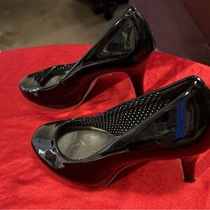 Heels Sleek Black Patent Leather Heels Madden girl 9 1/2 great shape! Clean
